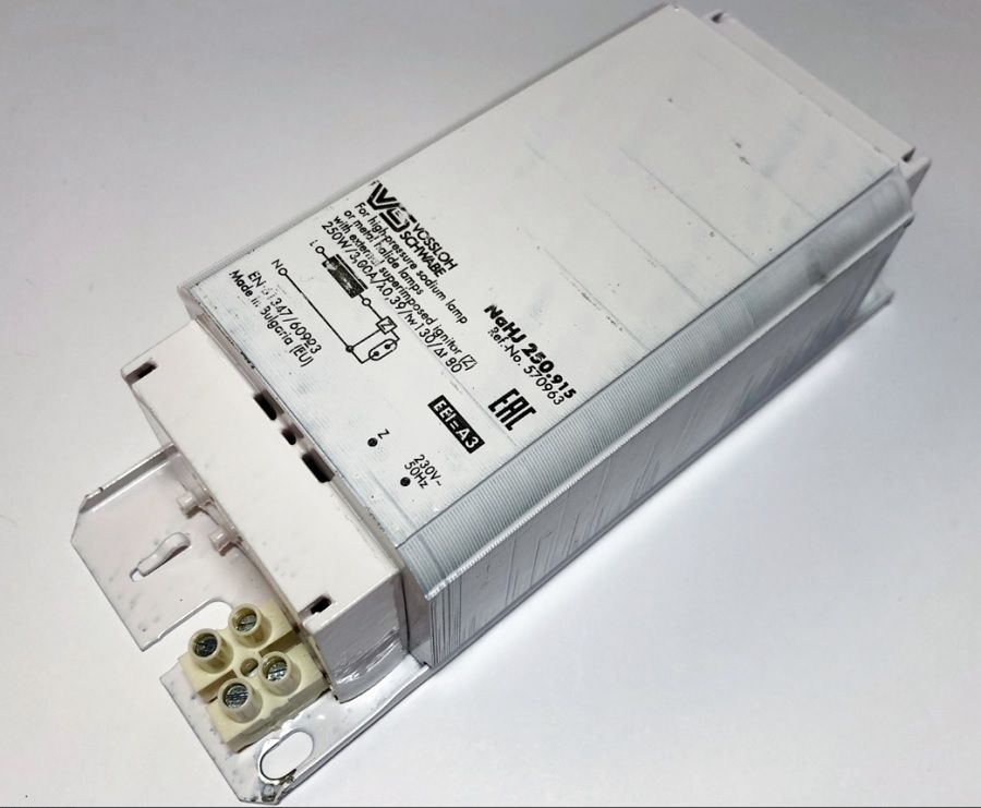 �������� ���������������� (�����/�������) NaHJ 250.915 570963 ��� ��������� � ����������������� ���� 250W, 220V, 180*69*53mm. Vossloh-Schwabe. �������: NaHJ 250.204 571006, NaHJ 250.204 529087, NaHJ 250.160 160597, NaHJ 250.003 179743