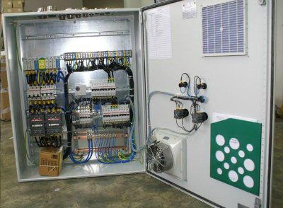 ��� ��������������� ����� ������� ��� 2 ����� 100�/380� IP65