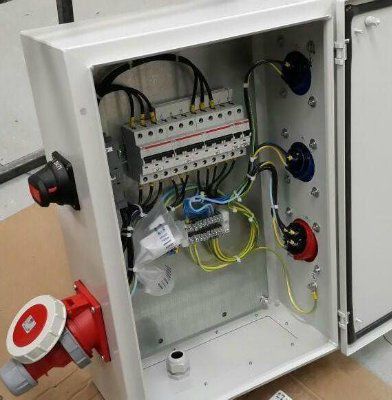 ��� �������� � ��������� 2��.�32� 3�. 2��.�16� 1�. 380/220� IP65 600�400�210