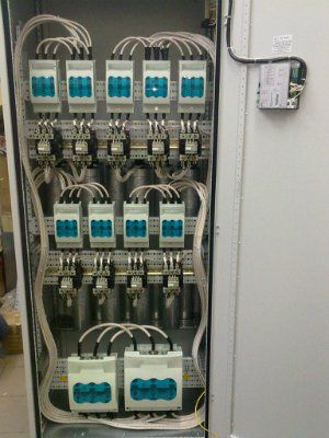 �������������� ��������� �����(���, ���, ���) 0,4-725-25 IP31 ���4