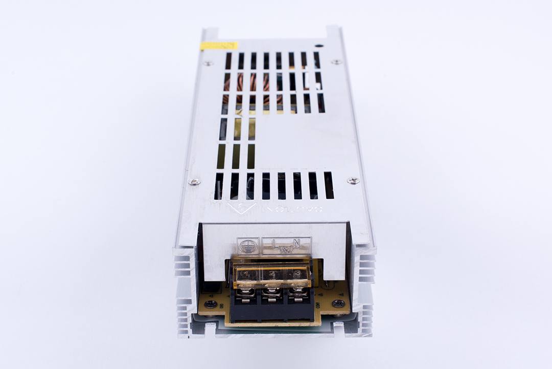 ���� ������� ���������� (�����), 200 W, 12V