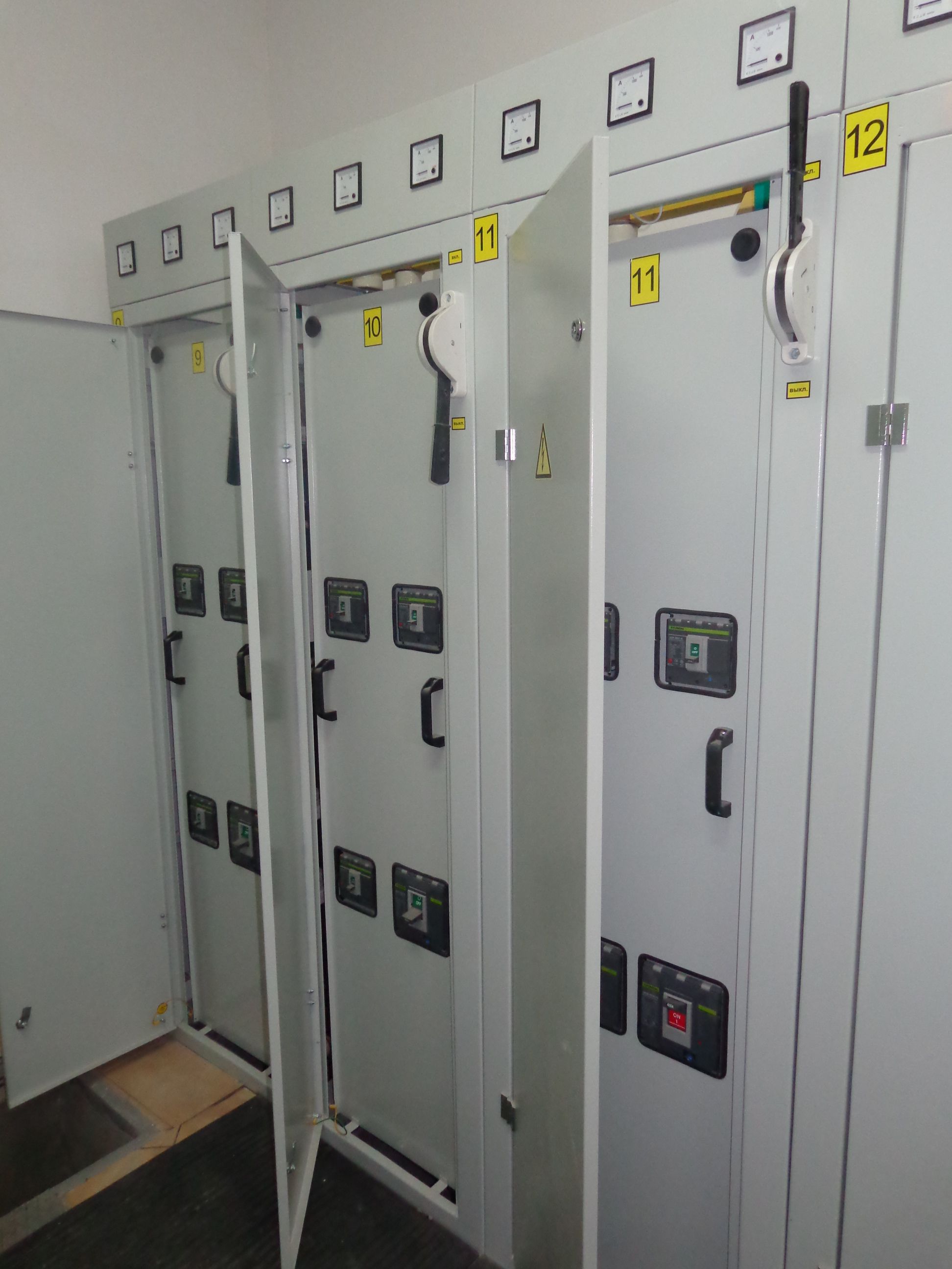 ���� ���