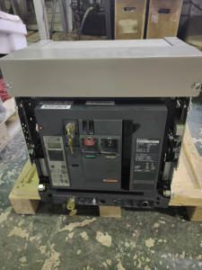 ����������� �������������� Masterpact NW 16 H1 3P �������� � �����/��������